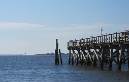 Southport NC pictures of the City Pier and Cape Fear River